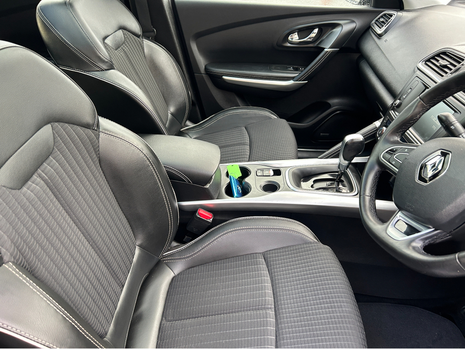 2017 Renault Kadjar AUTOMATIC///ONLY 99000KLMS//I OWNER IRISH CAR///NCT 2027///TAX 190E///TOP OF THE RANGE SIGNATURE MODEL///PAN ROOF///SAT NAV//REVERSE CAMER///STUNNING CAR €14,950