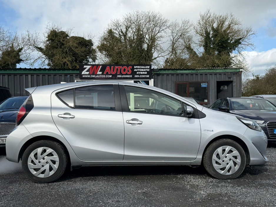 2019 Toyota Aqua - image 5