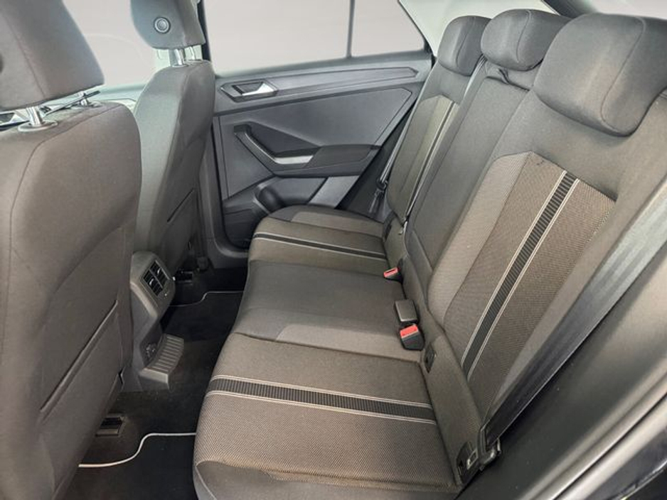 2021 Volkswagen T-Roc - image 15