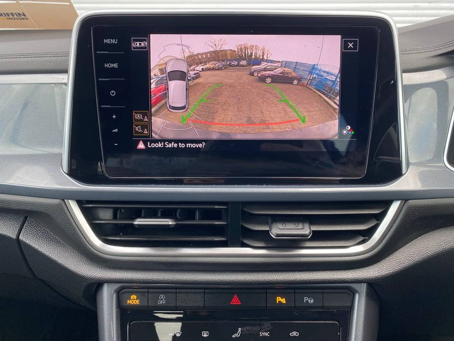 2022 Volkswagen T-Roc - image 7