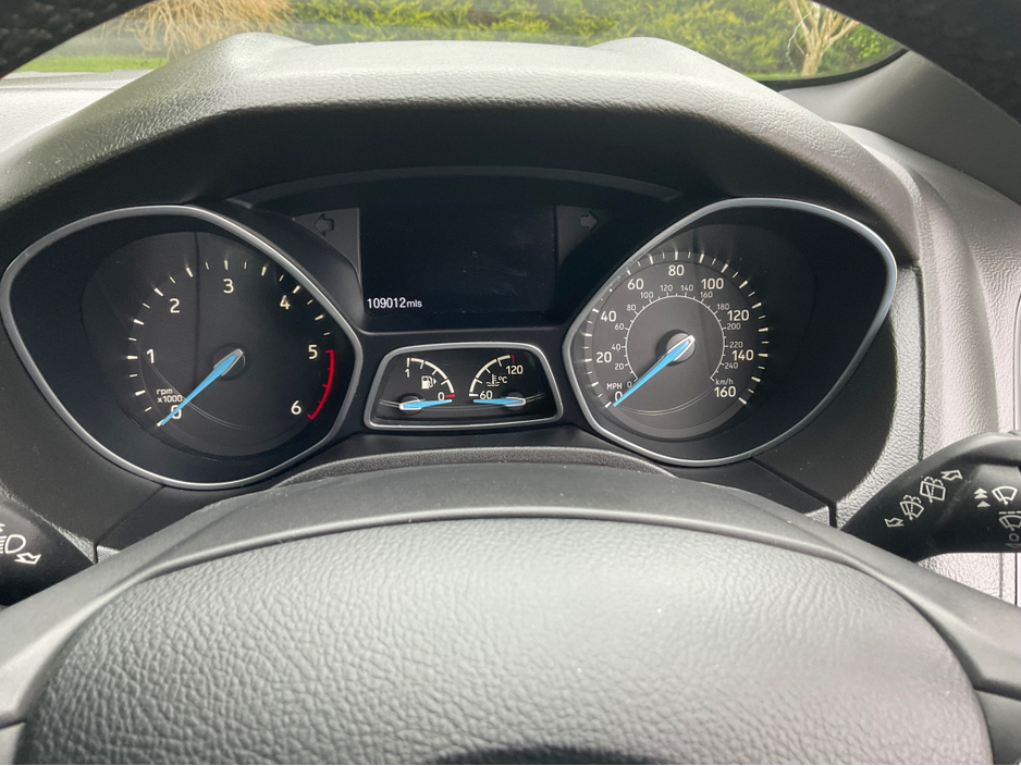 2017 Ford Focus - image 12