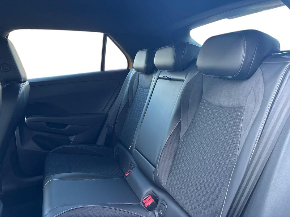 2026 Volkswagen T-Roc - image 11