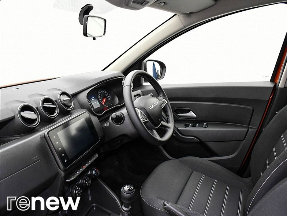 2023 Dacia Duster - image 5