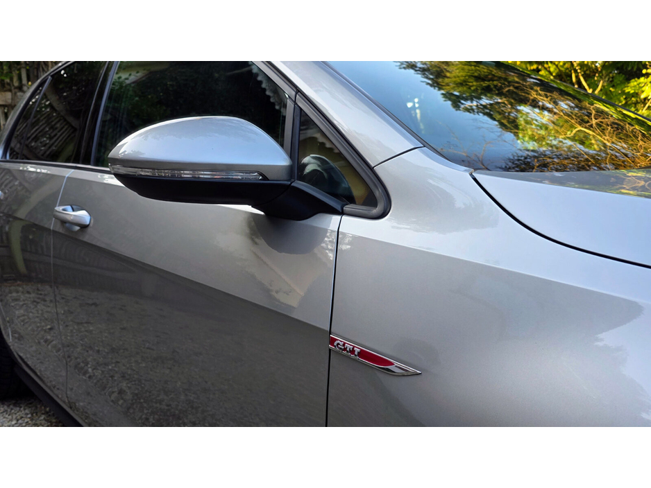 2014 Volkswagen Golf - image 11