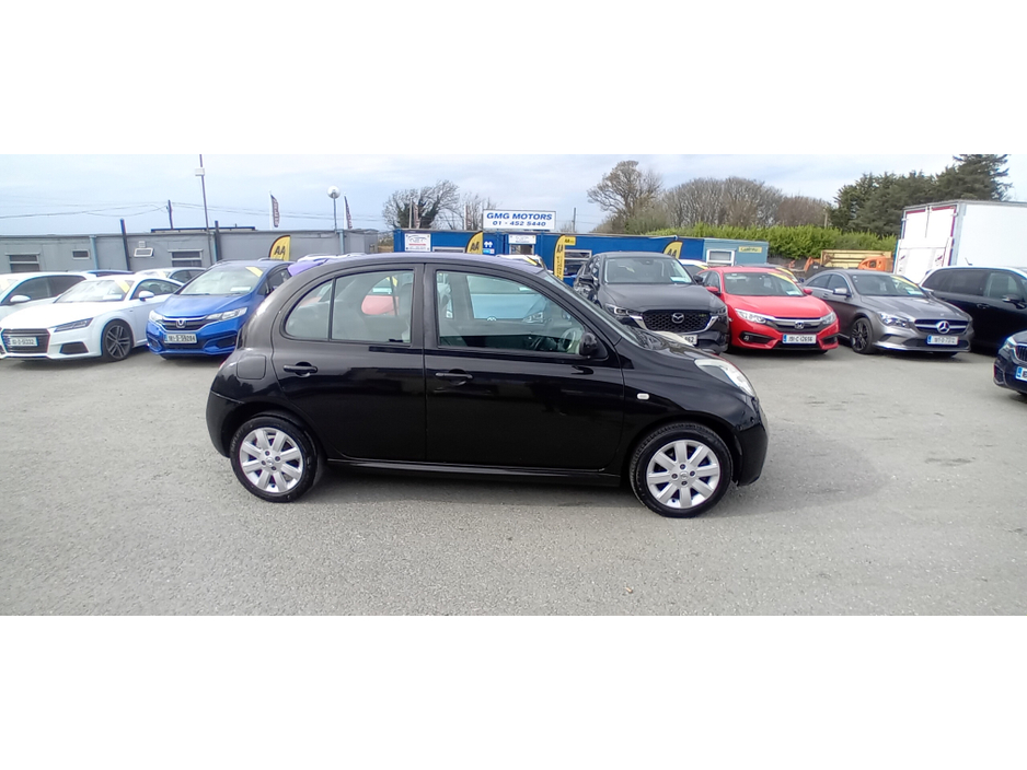 2011 Nissan Micra - image 3