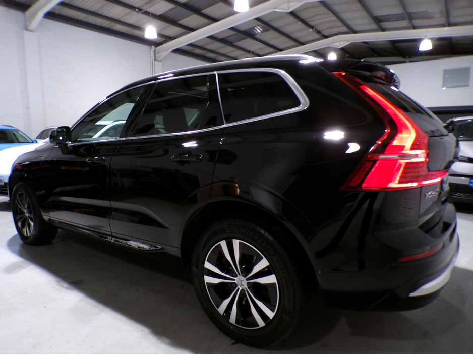 2023 Volvo XC60 *2023*ONLY 18,000 MILES*VOLVO XC60 RECHARGE 2.0 T6 350 PHEV AWD CORE BRIGHT EDITION*FULL VOLVO SERVICE HISTORY*PAN-SUNROOF*VOLVO ALLOY WHEELS*2 KEYS*FULL LEATHER HEATED SEATS*LANE PROTECTION*ACTIVE BR €47,900