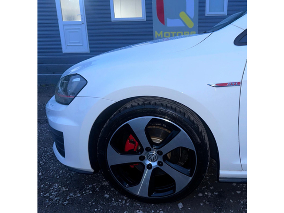 2017 Volkswagen Golf - image 19