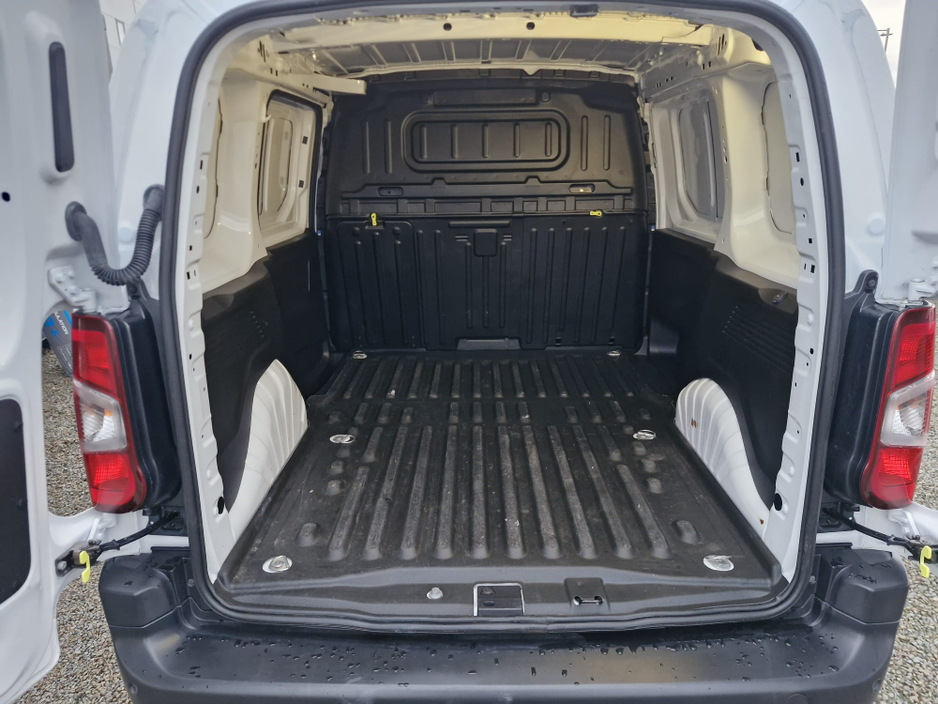 2022 Citroen Berlingo ENT BLUEHDI 100 MWB 6 650KG MY50 €13,450