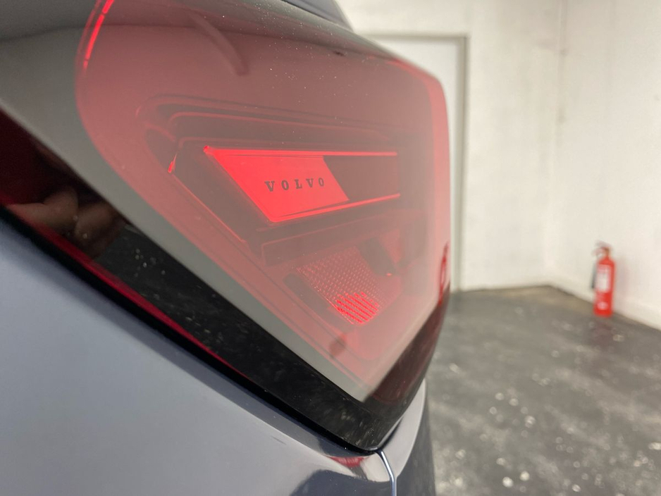 2026 Volvo EC40 - image 24