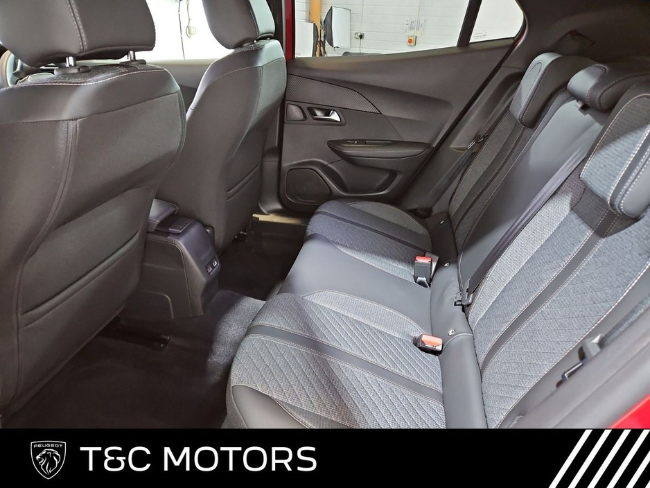 2024 Peugeot 2008 - image 7