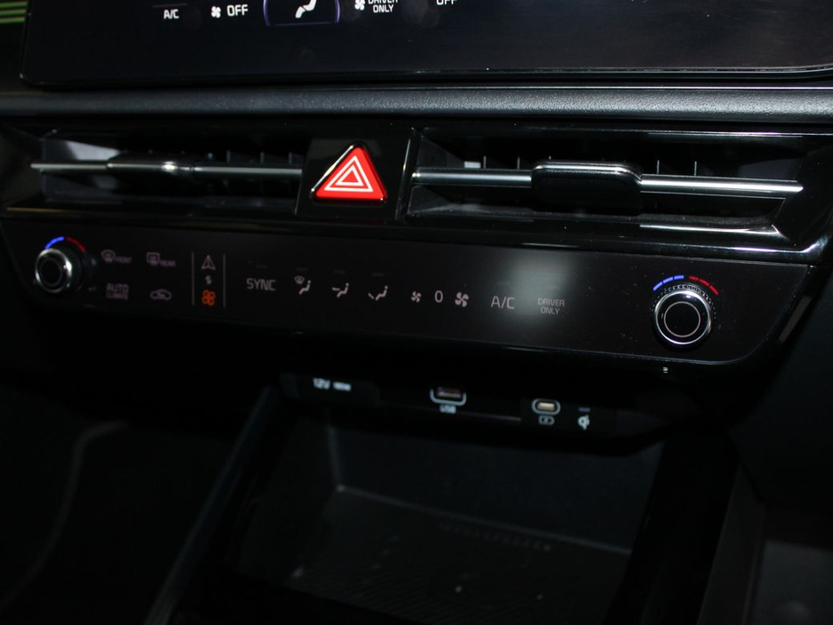 2023 Kia Niro - image 21