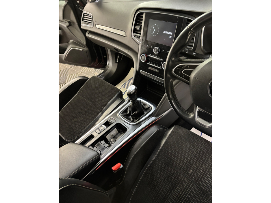 2017 Renault Megane - image 10