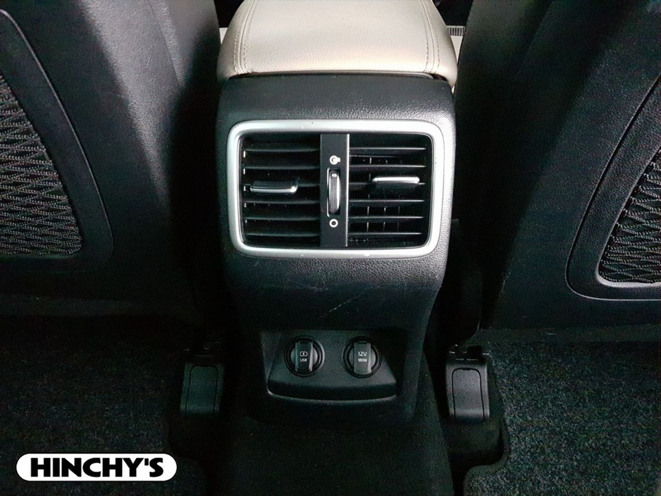 2020 Kia Sportage - image 26