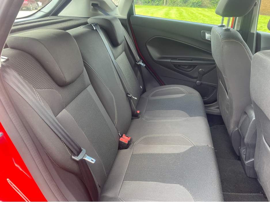 2017 Ford Fiesta - image 17