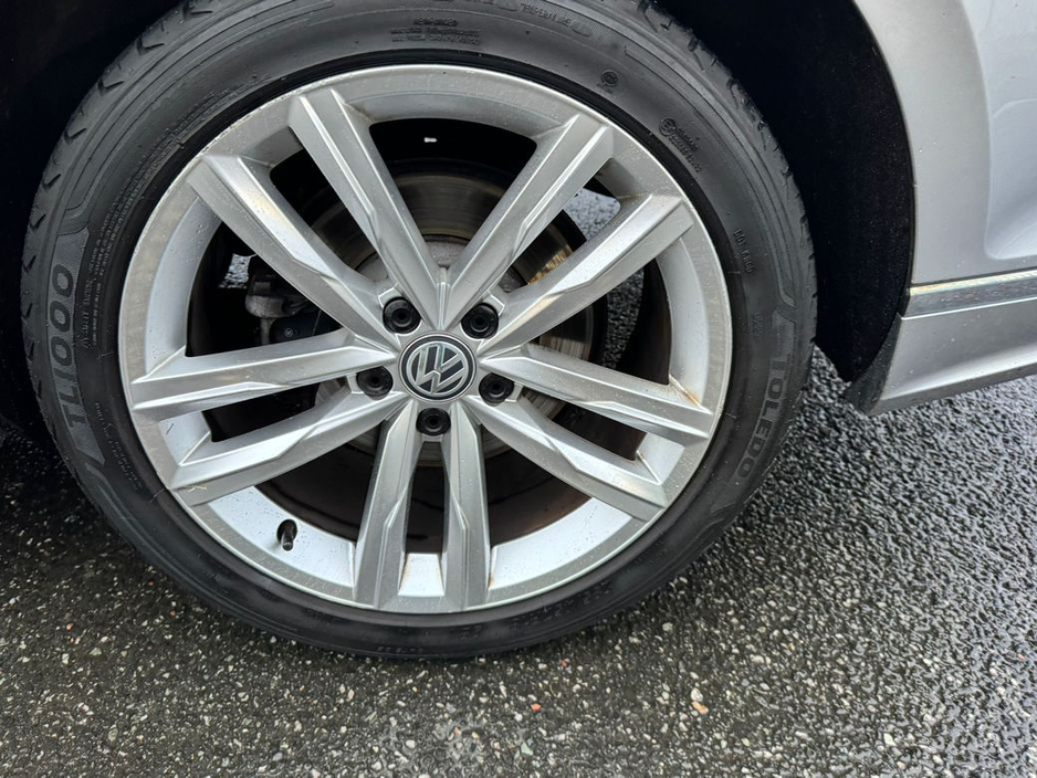 2018 Volkswagen Passat - image 22