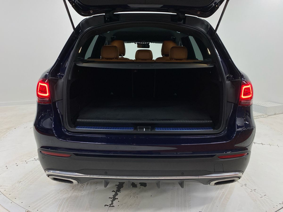 2022 Mercedes-Benz GLC Class - image 18