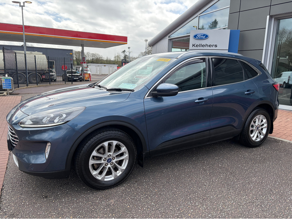 2020 Ford Kuga - image 2