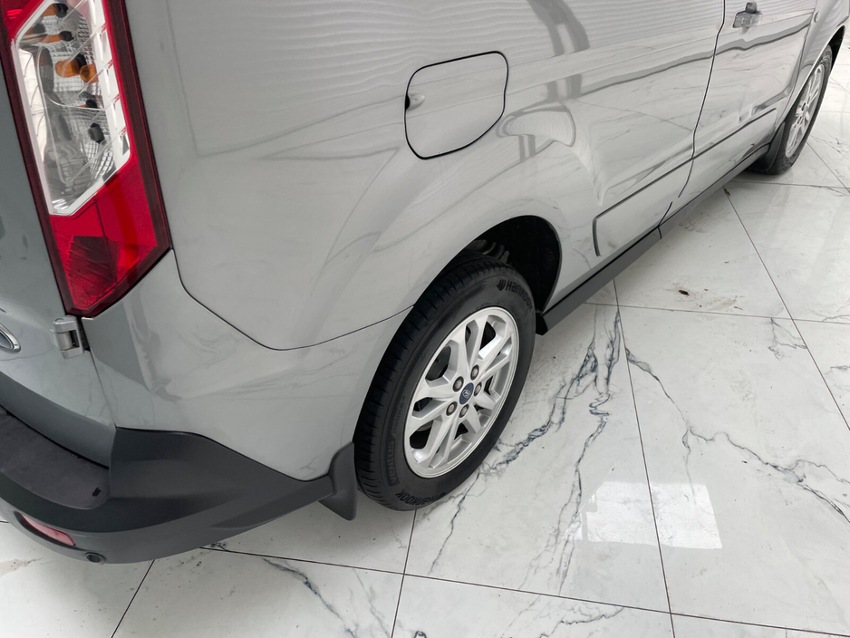 2023 Ford Transit Connect - image 8