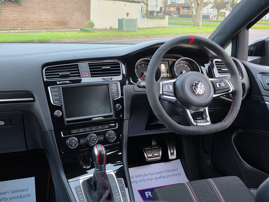 2016 Volkswagen Golf - image 22