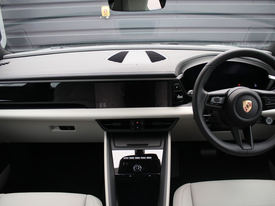 2025 Porsche Macan Electric €82,000