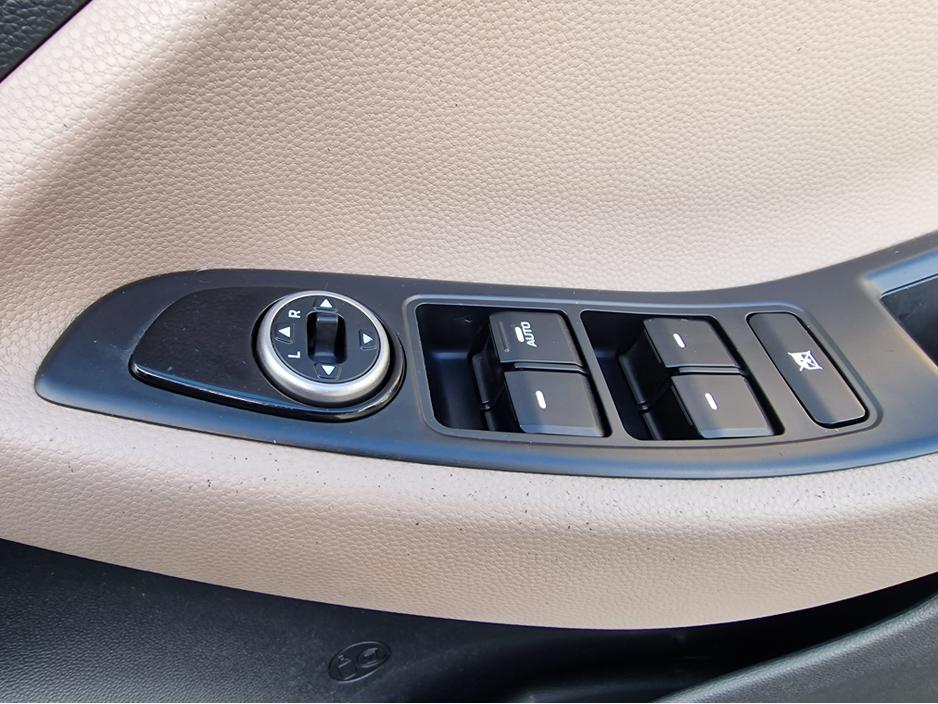 2015 Hyundai i20 - image 21