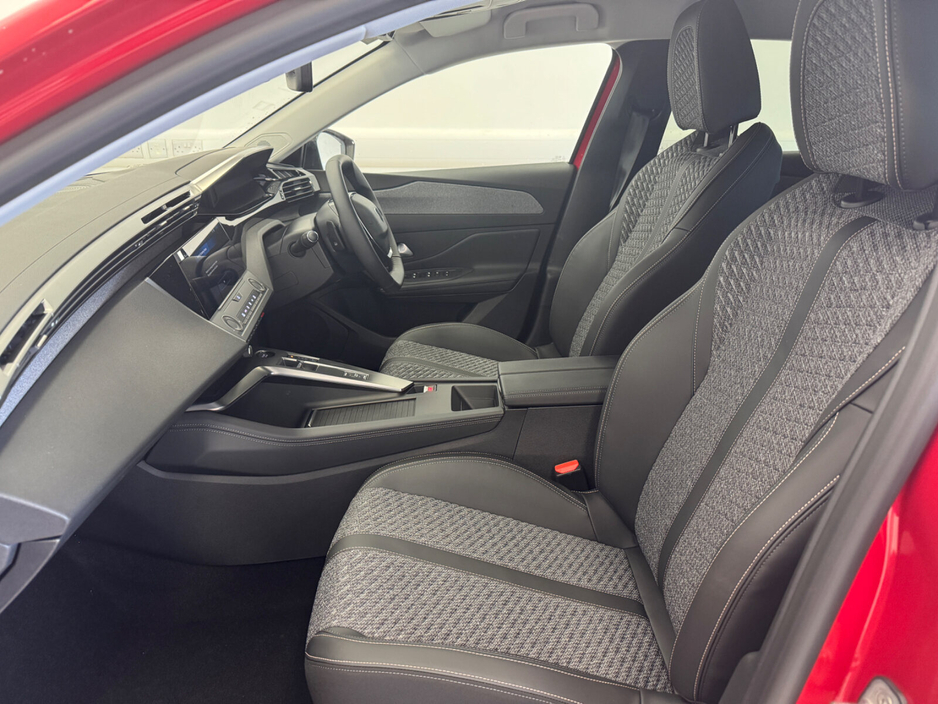 2026 Peugeot 308 - image 7