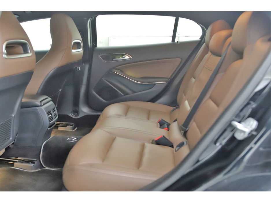 2016 Mercedes-Benz GLA Class GLA 180*FULL TAN MEMO LEATHER SEATS*REVERSE CAM*PARK SENSORS* €19,890