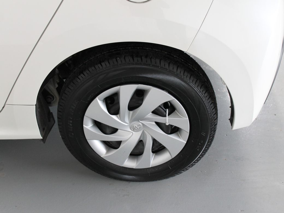 2020 Toyota Yaris 6aa-mxph10 €15,999