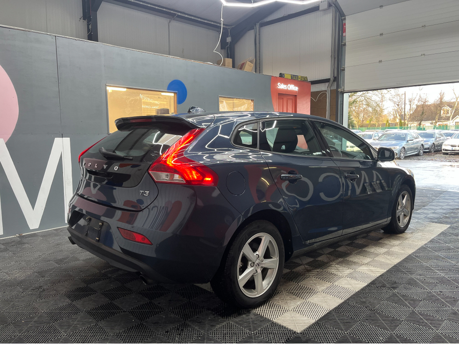 2017 Volvo V40 €14950! 2017 VOLVO V40 AUTOMATIC  T3 KINETIC 1.5 AUTOMATIC / REVERSE CAMERA €14,950