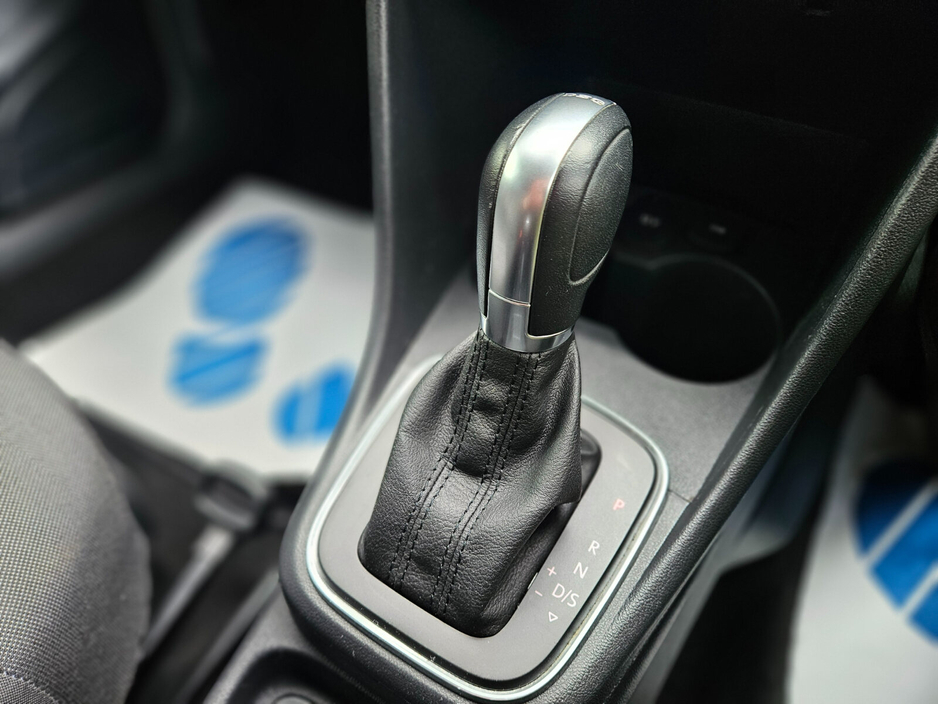 2014 Volkswagen Polo - image 16