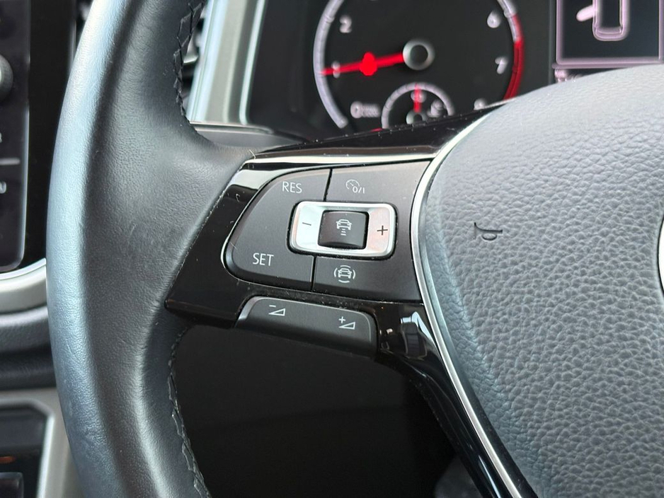 2022 Volkswagen T-Roc Design 1.0 TSI M6F 110HP 5DR €25,950