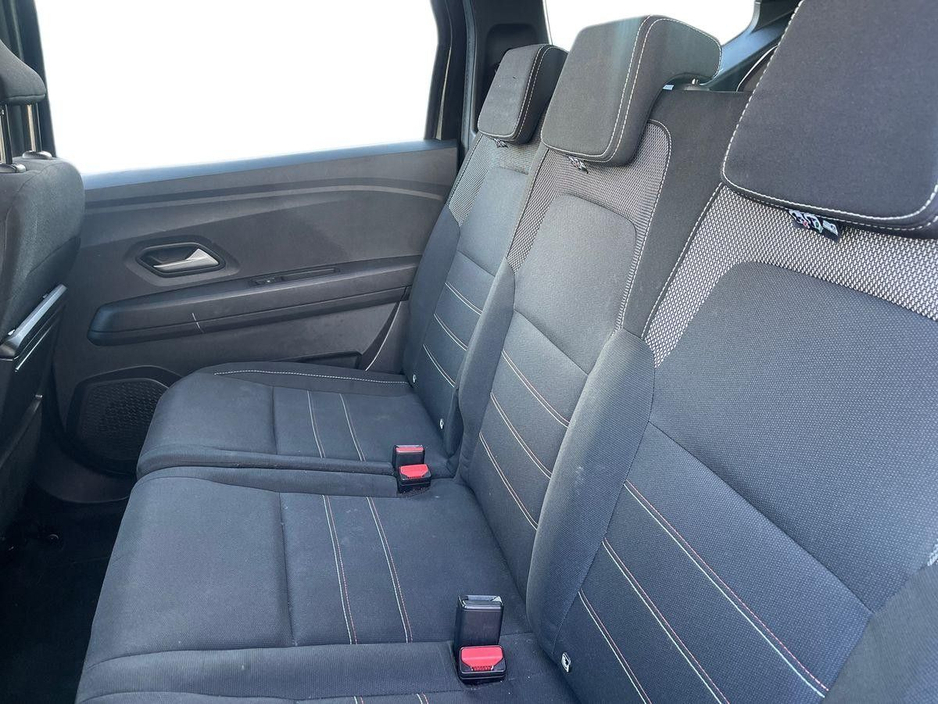 2023 Dacia Jogger - image 11