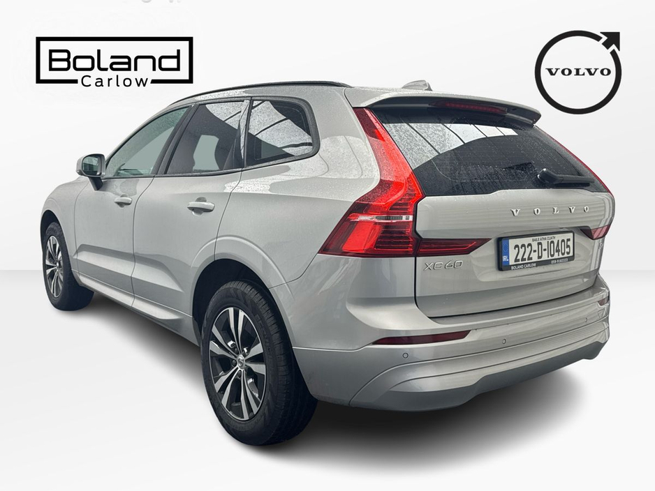 2022 Volvo XC60 - image 3