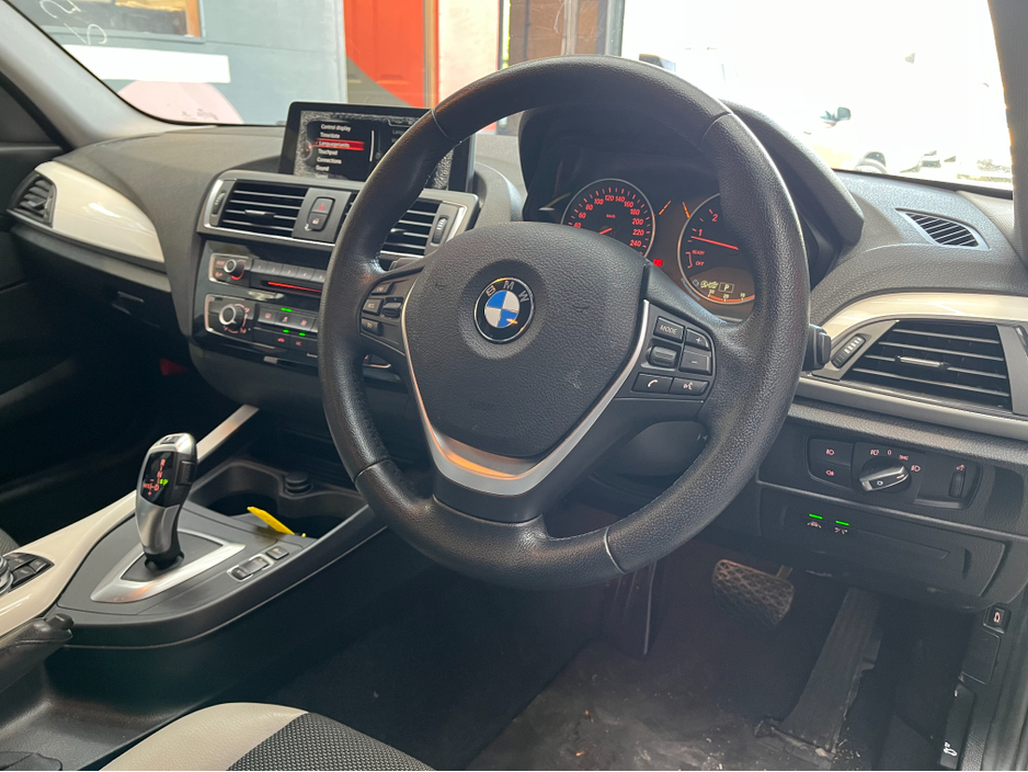 2015 BMW 1 Series - image 9