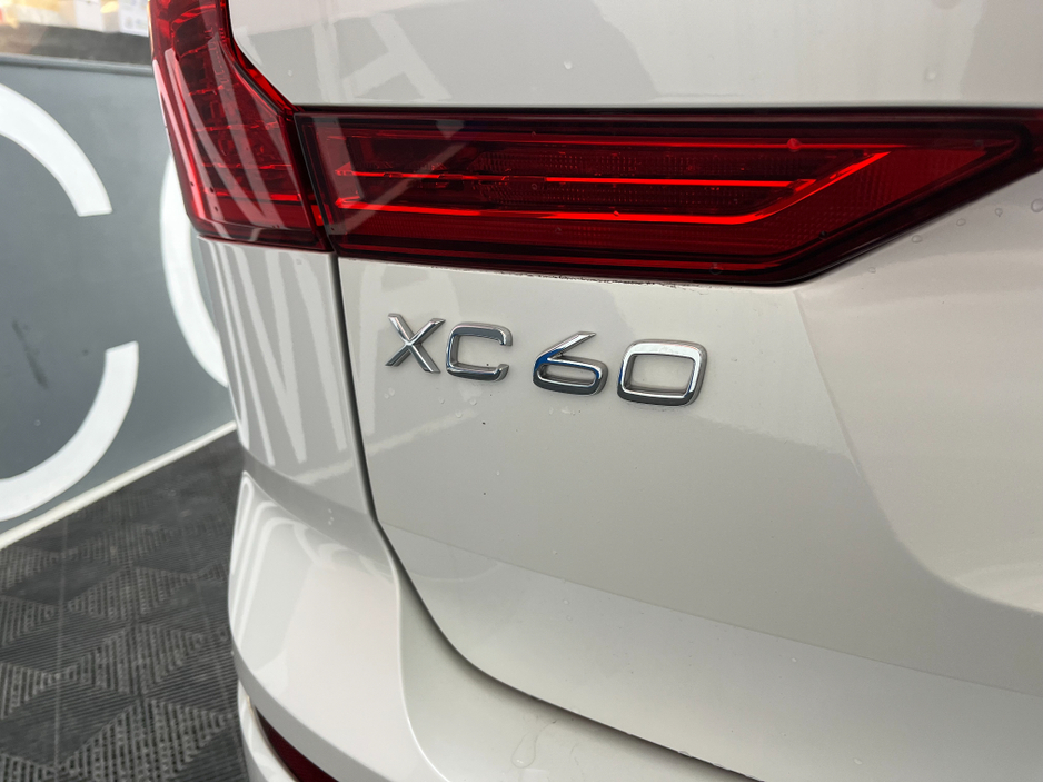 2022 Volvo XC60 €42950 2022 VOLVO XC60 RECHARGE PLUS T6 AWD PLUG-IN 2.0 AUTOMATIC / CRUISE CONTROL / 360° PARKING CAMERA / ELECTRIC MEMORY & HEATED SEATS / APPLE CARPLAY AND MORE €42,950