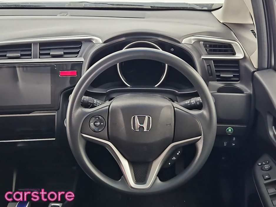 2017 Honda Fit FIT DAA-GP5 HYBRID 5DR AUTO €12,880