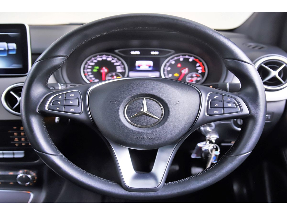2016 Mercedes-Benz B Class - image 17
