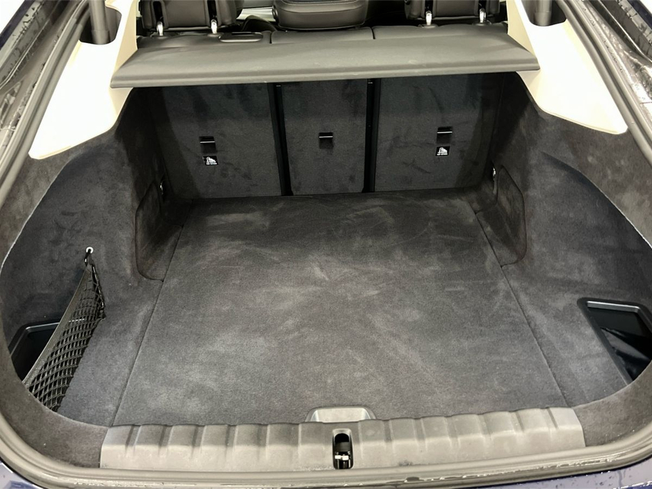 2025 BMW i4 - image 13