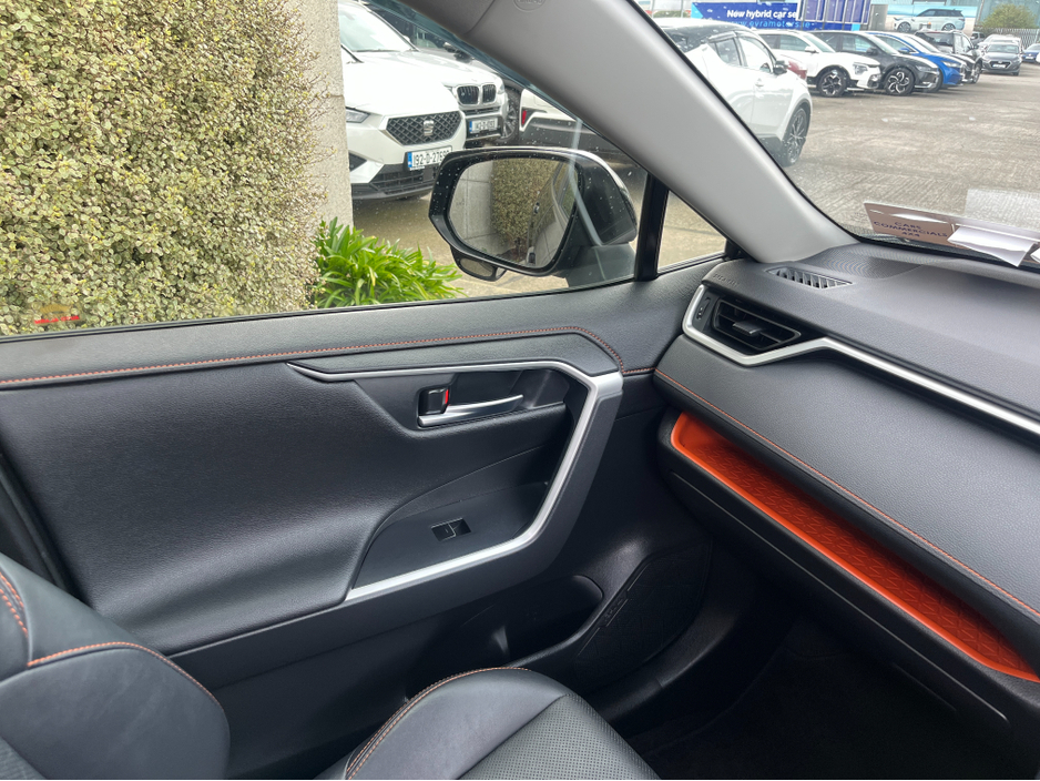 2022 Toyota Rav4 - image 17