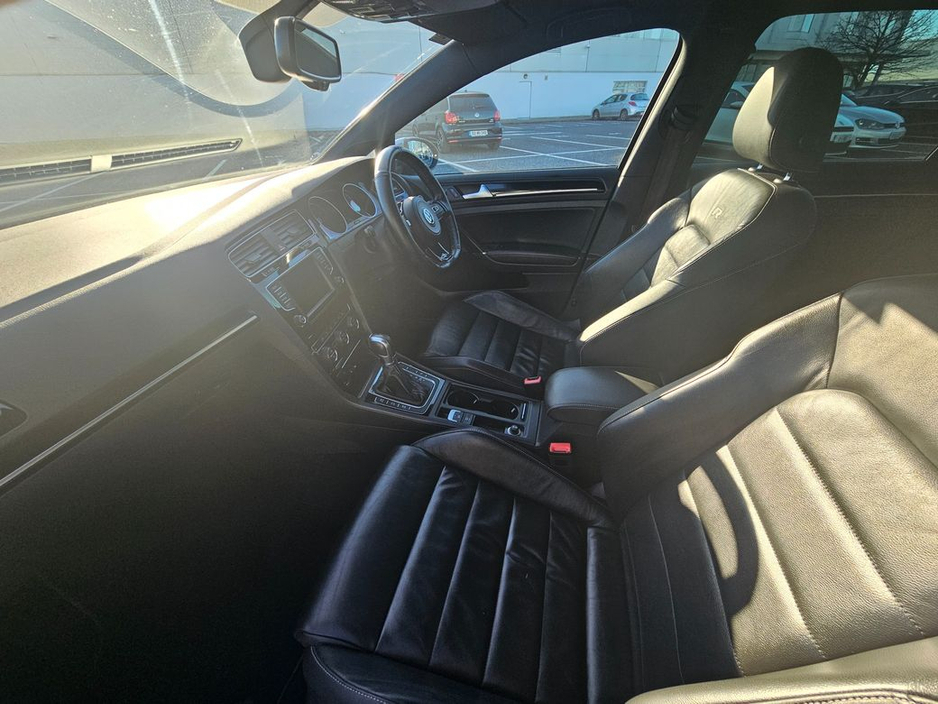 2016 Volkswagen Golf - image 16