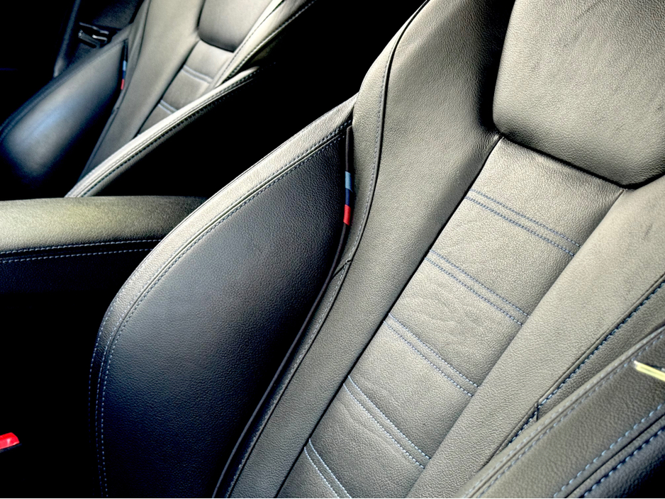 2020 BMW 3 Series - image 30