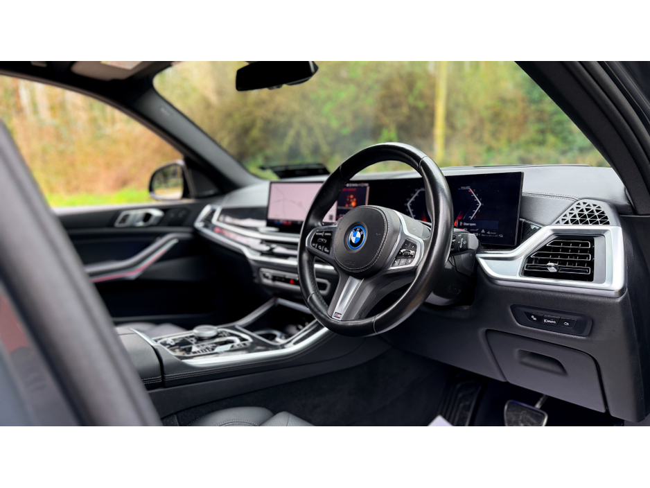 2023 BMW X5 - image 5