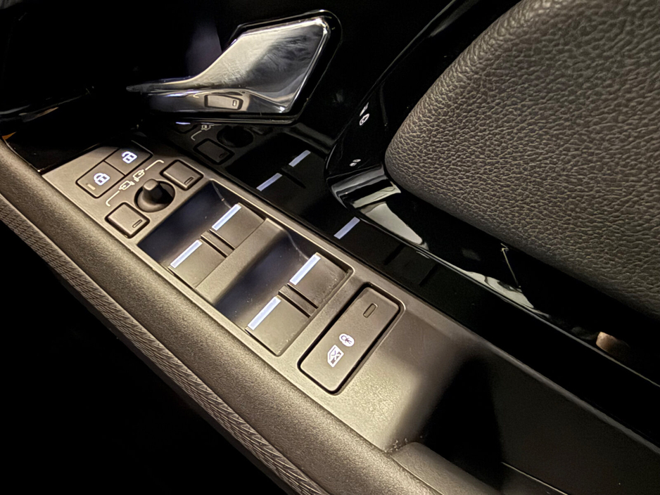 2022 Land Rover Range Rover Evoque - image 23