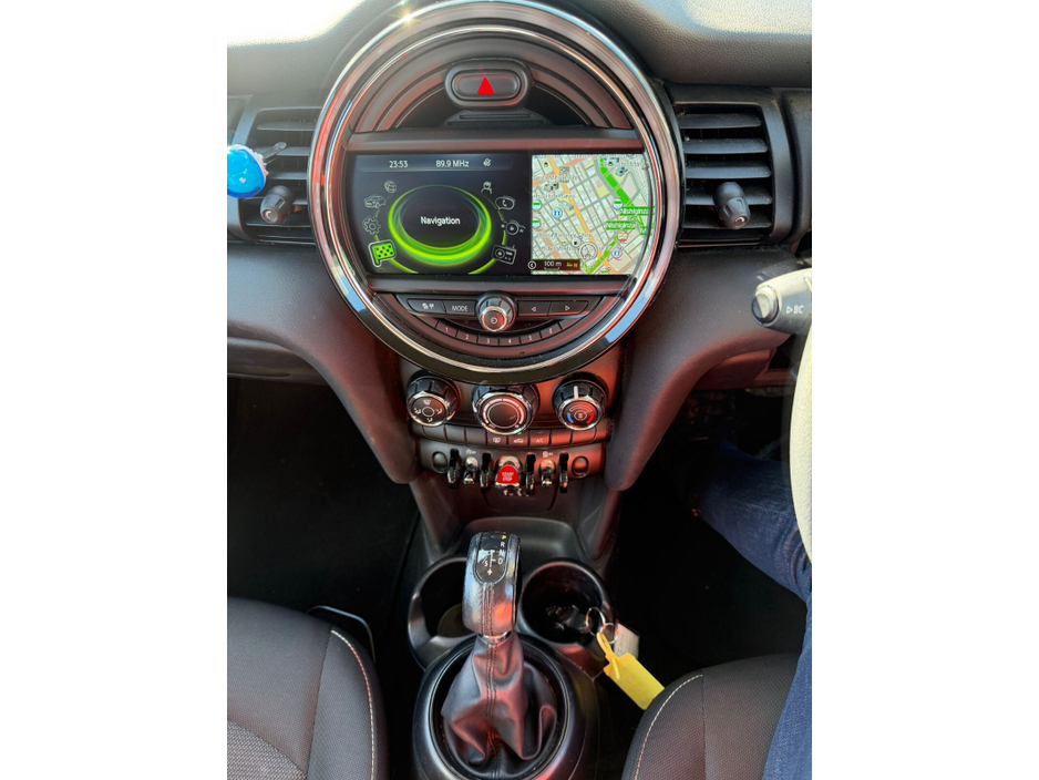 2017 MINI Hatch - image 11