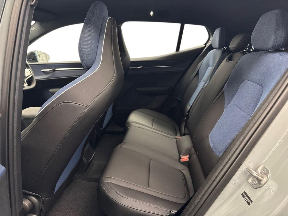 2024 Volvo EX30 - image 10