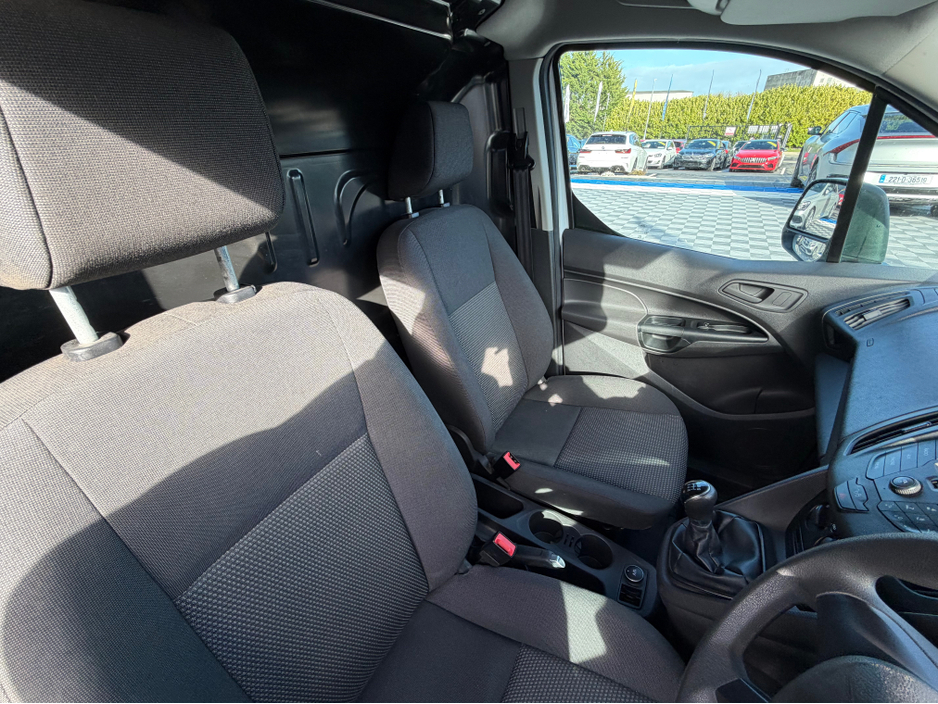 2018 Ford Transit Connect - image 13