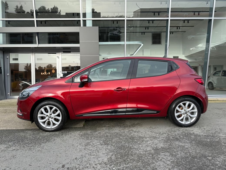 2019 Renault Clio - image 3