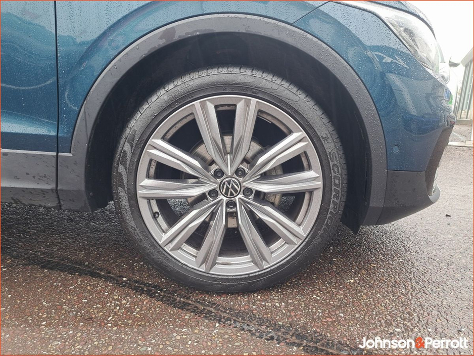 2024 Volkswagen Tiguan - image 9