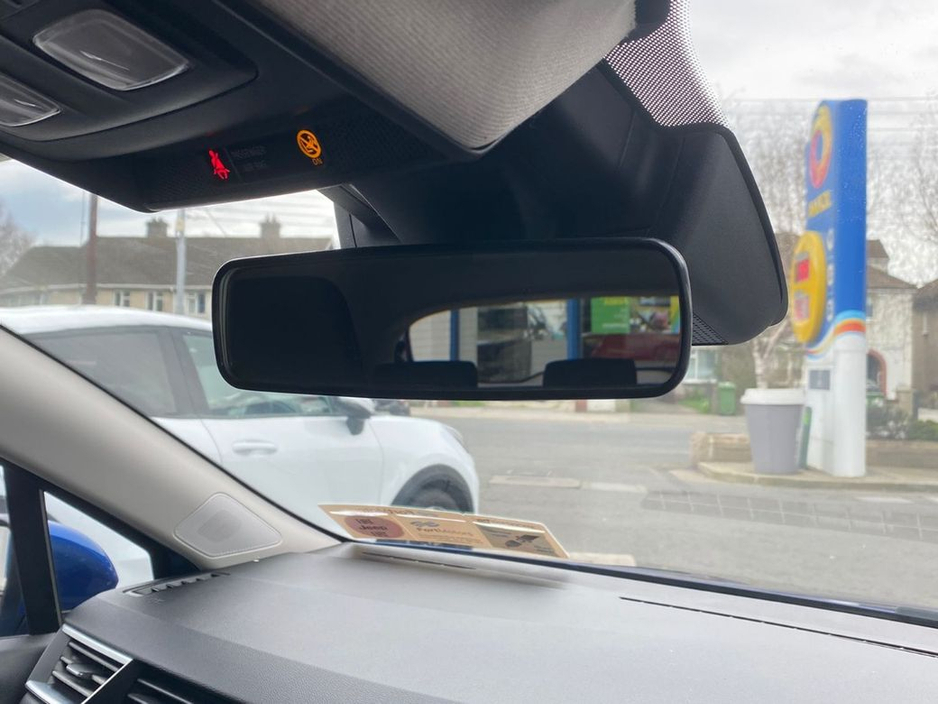 2020 Renault Clio - image 24