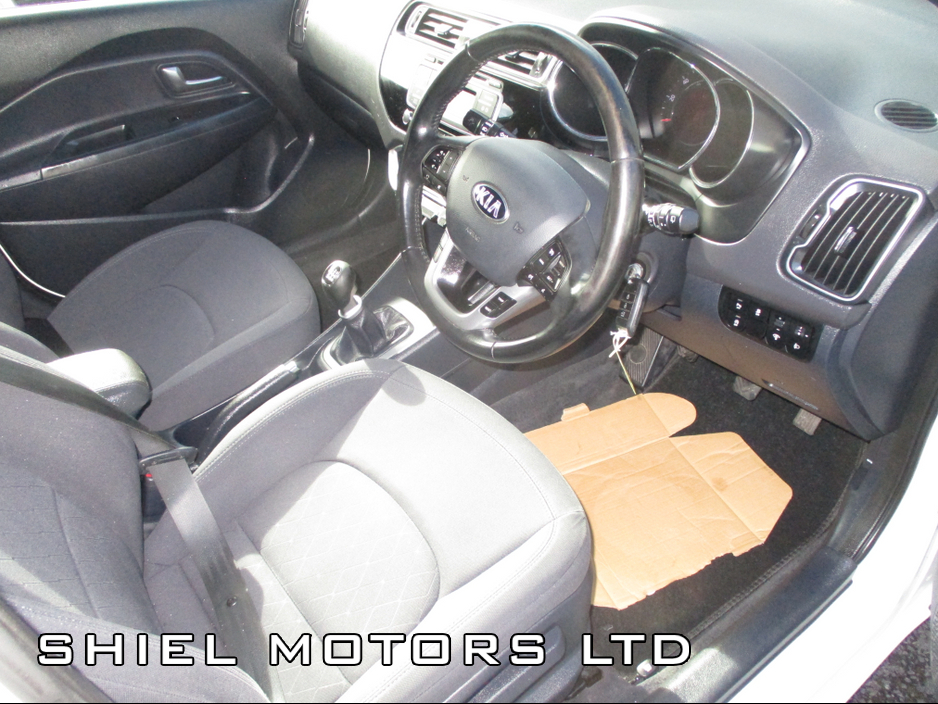 2016 Kia Rio - image 17